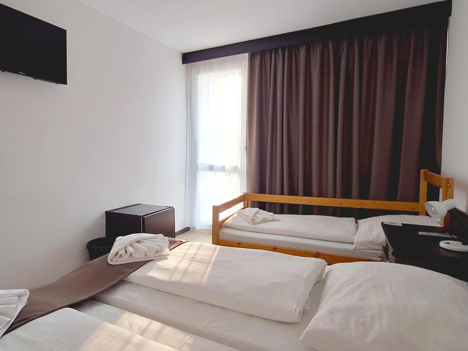Hotel Hungaria ชิโอฟก ภายนอก รูปภาพ